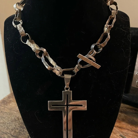 Sterling silver cross pendant (no chain) - Picture 4 of 17